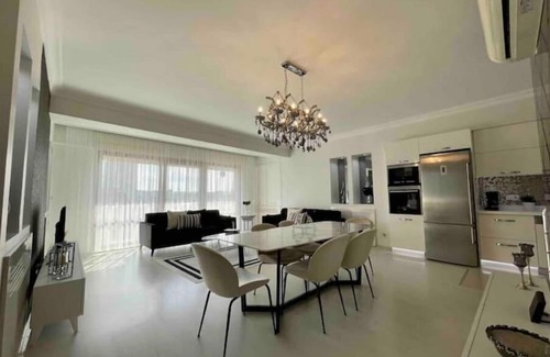 Sisli Apartment | Kaplan Luxury Flat - 3 Bedrooms with Air Conditioning and Heating