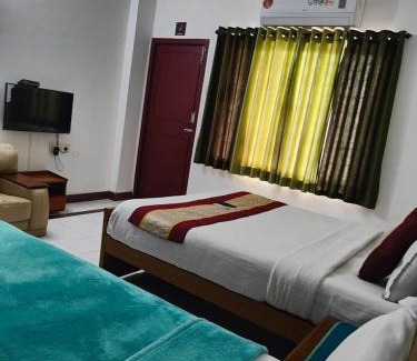 Thousand Lights West Apartment | Kapsstone HOMESTAY- Apartments &Rooms near APOLLO &SHANKARA NETHRALAYA HOSPITALS -Greams Road