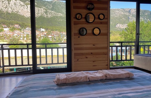 Karaoz Hotel | Karaöz Ada Bungalows & Villa