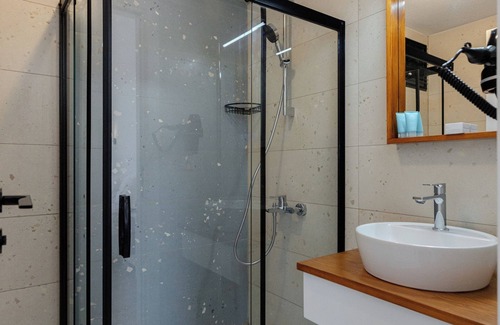 Bozcaada Hotel | Karaüzüm Hotel Bozcaada