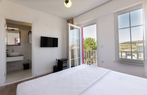 Bozcaada Hotel | Karaüzüm Hotel Bozcaada