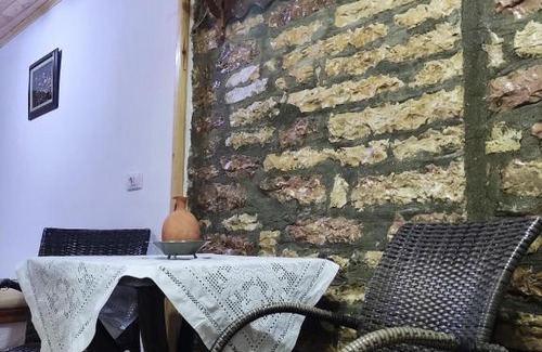 Gjirokaster House | Karafil Guesthouse