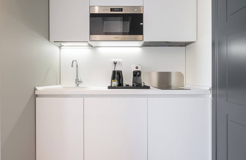 Cagliari House | KARALIN SONNINO SUITES