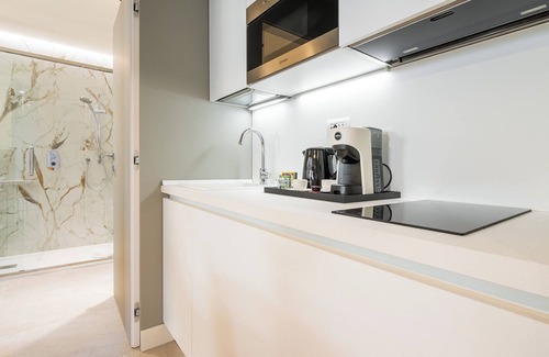 Cagliari House | KARALIN SONNINO SUITES