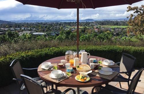 Rotorua Bed & Breakfast | KARANDA BnB