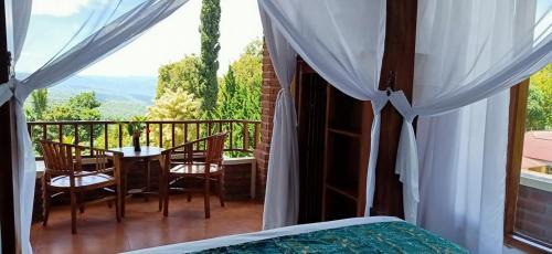 Munduk House | KARANG SARI Guesthouse & Warung