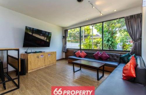 San Phranet Villa | Karaoke Pool Villa, Event Space, Drinks Available