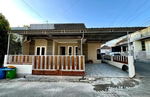 Yogyakarta House | Karenra Guest House di Pusat Kota, Dengan 3 Kamar