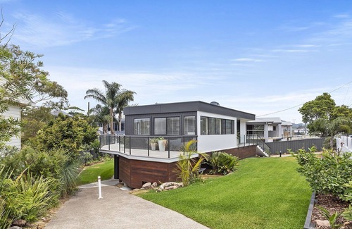 Nelson Bay Apartment | Karinya at Little Beach - Downstairs Unit with Air Con and WiFi