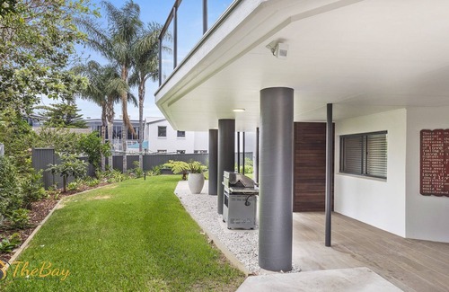 Nelson Bay Apartment | Karinya at Little Beach - Downstairs Unit with Air Con and WiFi