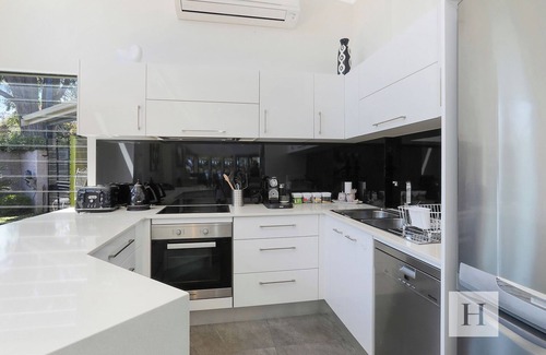 Summerland Point House | Karinyah - Panoramic Waterfront Views