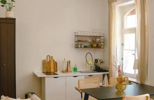 Bad Wilhelmshoehe Apartment | Karlsaue - Big-Size Bed garden apartment
