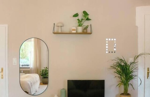 Bad Wilhelmshoehe Apartment | Karlsaue - Big-Size Bed garden apartment