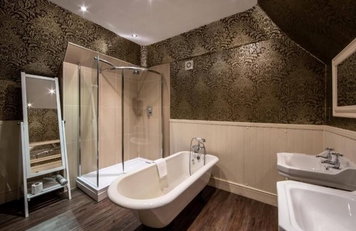 Port of Menteith Hotel | Karma Lake of Menteith