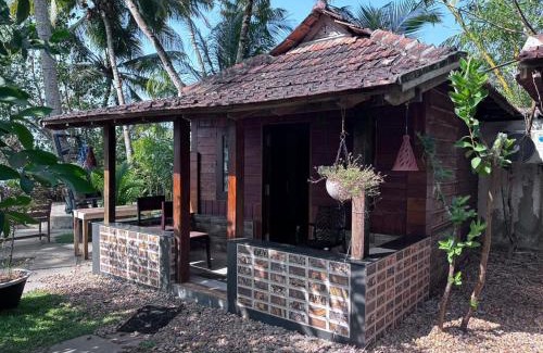 Thekkumbhagam Resort | Karmaliz Casa Del Lake