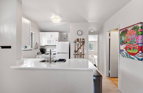 SeaTac Cottage | Karmen’s Lake Cottage C