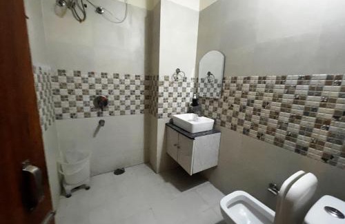 Lansdowne Hotel | Karnal Guest Stay