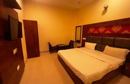 Lansdowne Hotel | Karnal Guest Stay