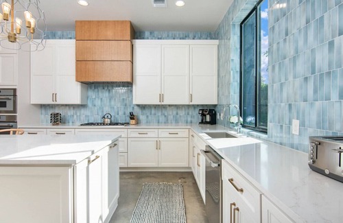 New Braunfels House | Karnau Haus at Camp Warnecke*Comal Riverfront w/Pool*Walk to Downtown NBTX