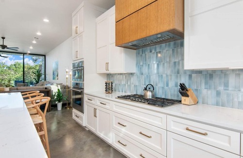 New Braunfels House | Karnau Haus at Camp Warnecke*Comal Riverfront w/Pool*Walk to Downtown NBTX