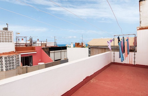 Las Palmas de Gran Canaria Apartment | Kasa apartment, one step away from Las Canteras beach.