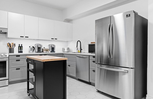 Lower Nob Hill Apartment | Kasa La Monarca | Bright & Airy Studio + Live like a Local in San Francisco