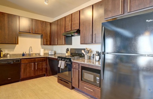Westown Apartment | Kasa | Relax with the Family in Westown Neighborhood | Milwaukee
