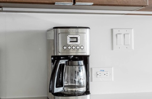 Second Street District Apartment | Kasa | Renovated Kitchen, Pool Access | 2nd Street
