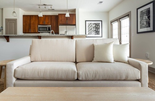 Wilmington Apartment | Kasa | Timeless 2BD | Wilmington