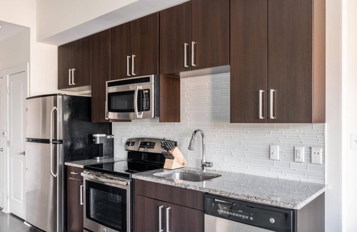 Del Ray Apartment | Kasa Welcoming 1 BD Amenity Access Alexandria