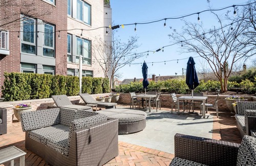 Del Ray Apartment | Kasa Welcoming 1 BD Amenity Access Alexandria