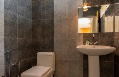 Almora Hotel | Kasar Rainbow Yoga Retreat
