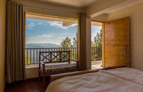 Almora Hotel | Kasar Rainbow Yoga Retreat