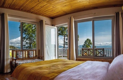 Almora Hotel | Kasar Rainbow Yoga Retreat