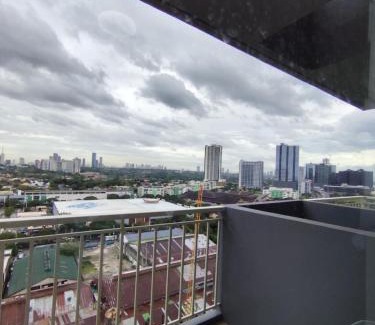 Ugong Apartment | Kasara Urban Resort & Residences