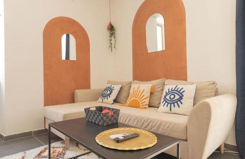 Quartier Administrations Apartment | KasbahBoHome, Cocon Atypique, centre ville, Nîmes