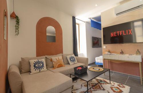Quartier Administrations Apartment | KasbahBoHome, Expérience d'ailleurs, centre ville, Nîmes