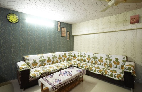 Varanasi Bed & Breakfast | Kashi dham homestay 10 minutes to Kashi Vishwanath temple and ghats.