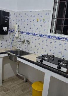 Kodambakkam Apartment | Kasi's Home Stay A6