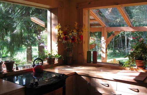 Kaslo House | Kaslo Getaway - private and natural experience.