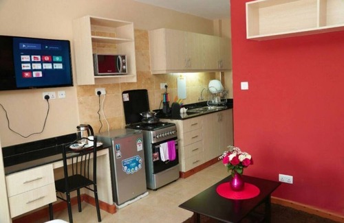Nairobi West Apartment | Kasri Pearl @ West. Stylish. free wifi. king bed