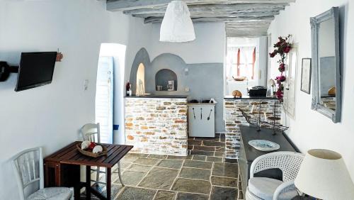 Kastro House | Kastro Gate Apartment ,entrance to an ancient village