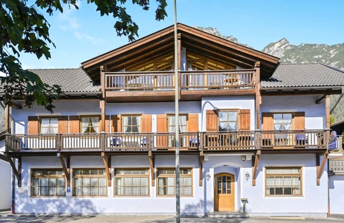Garmisch-Partenkirchen Apartment | Katharinenhof Holiday Apartment "Hausberg" with Balcony, Mountain View & Wi-Fi