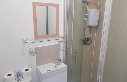 Enfield Hotel | Kathleen House Plus