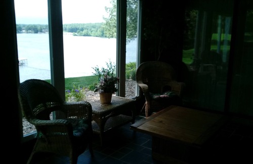 Moneta House | Kathy's Place - Magnificent View - Many Amenities Included - sleeps 4