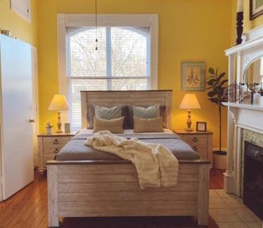 Lexington House | Kathy's Place - Pet Fee Additional Charge