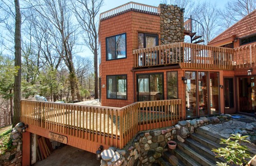 Coloma Cottage | Katka's Summer Castle - Tucked into the Dunes on Fire Lane 16