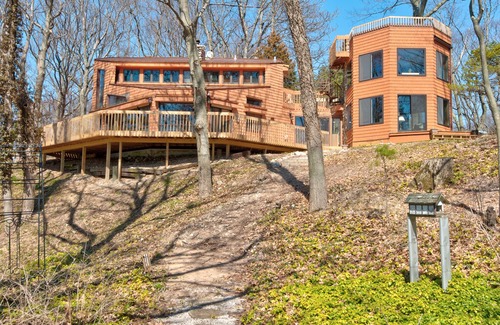 Coloma Cottage | Katka's Summer Castle - Tucked into the Dunes on Fire Lane 16