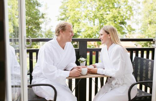 Stora Mellosa Hotel | Katrinelund Gästgiveri & Sjökrog