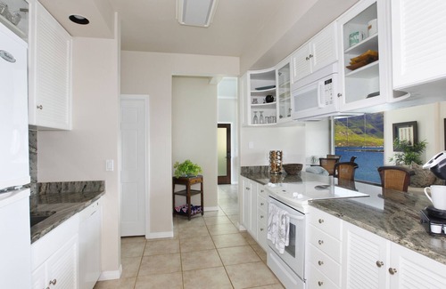 Lihue House | Kauai Exclusive - Pali Kai Suite - Overlooking Kalapaki Bay